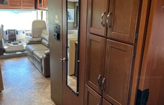 2016 Thor Motor Coach ACE 29.2 - SLEEPS 8