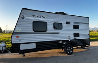 Vikki the Viking: 2018 Forest River RV VIKING 17FB