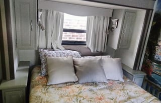 2003 Fleetwood RV Pace Arrow 37A