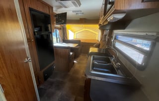 19ft Forest River Light weight and sleeps up to 7!