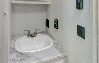 WELCOME TO RV LIVING RENTAL