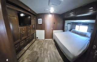 Perfect for Families! 38' Forest River Georgetown