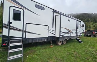 Z&S home on wheels with kids bunk room