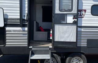 Adventure awaits in this pet friendly trailer!