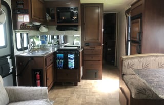 31' Spacious - 6 person RV for Children & Pets 8-)