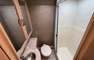 30' Thor 10 Sleeper w Bunks 2 SlideOut Rooms WiFi