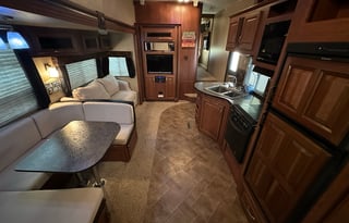 2013 Forest River WILDCAT 34' Bunkhouse 5th Wheel