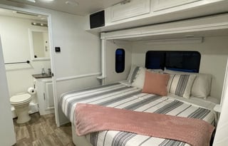 Luxury Style - 2016 Forest River Georgetown 364T