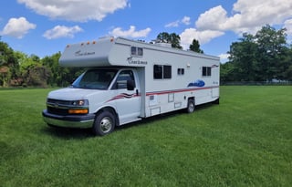 2004 Coachmen Cousin Eddys Made in the Shade