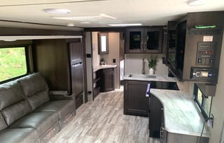 Camp in luxury! Sleeps 6 - 9