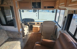 2000 Fleetwood RV Discovery 36Q