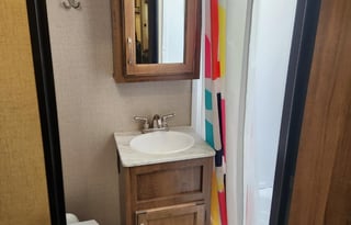 Big boy! sleeps 8/ 2 bathrooms/bunkhouse/5 slides