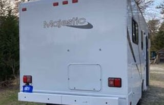 2017 Thor Motor Coach Majestic 23a
