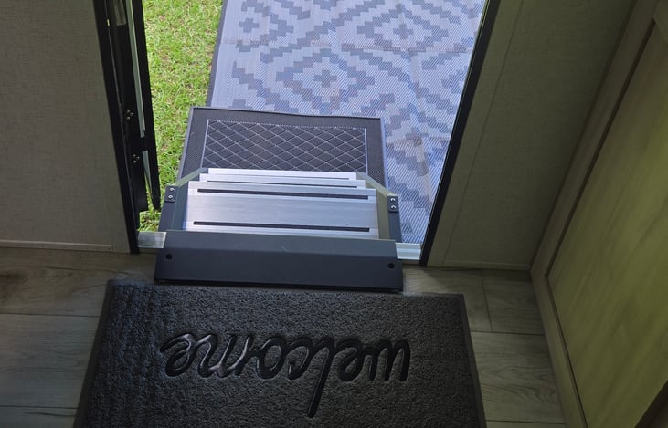 Wide and sturdy steps