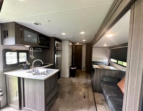 Dutchmen RV Kodiak SE 28SBH