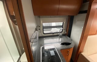 2017 Leisure Travel Unity U24MB