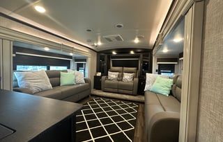 2022 Jayco North Point 382FLRB