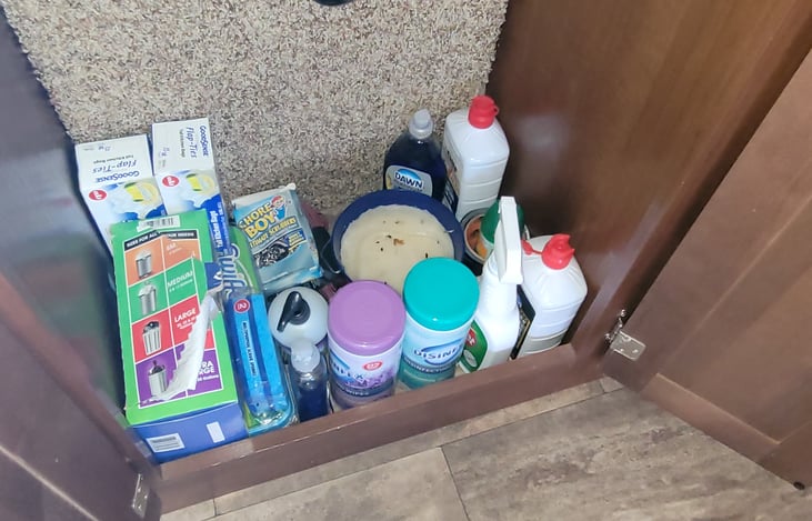 Stocked with kitchen essentials!