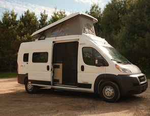 Winnebago Solis 59P