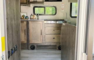 Landy’s 2022 Coachmen Leprechaun 26ft Easy&Cozy