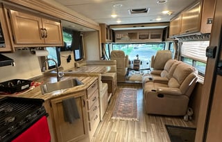 Adventure Ready Class A RV | Sleeps 4 | Chicago