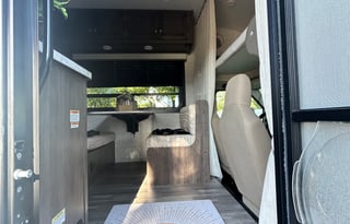 Good Chi RV - Your Ultimate Adventure on Wheels!