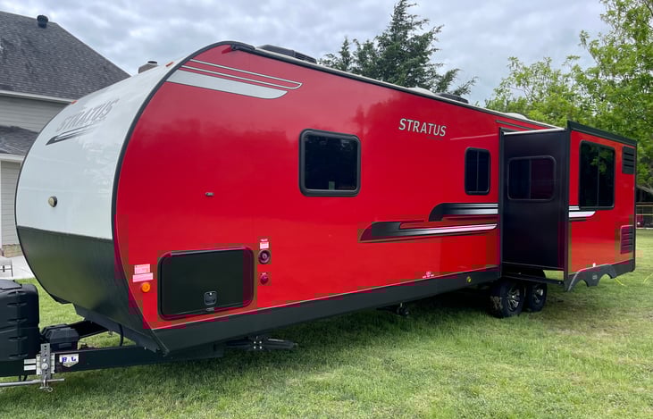 Exterior with Slide Out