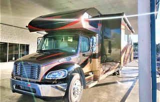 C17:Luxury SuperC Diesel-3Slide-10 SLEEPER