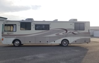 Family Friendly Fleetwood Discovery 36R