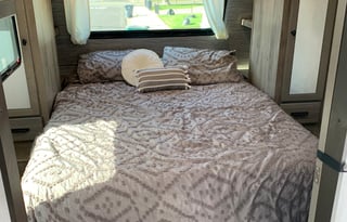 2021 Forest River Surveyor Legend 296QBLE