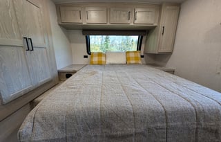 Flagstaff Micro Lite | Modern and cozy w/ 2 slides