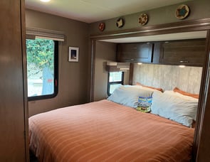 Winnebago Outlook 22C