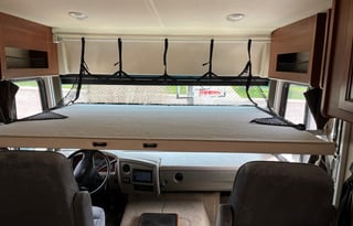 Holiday Rambler Admiral 32V