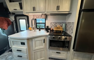 Little Foot, the 2023 Sunseeker RV- sleeps 6!