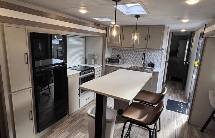 Kitchen with Island. Keurig Coffee (French Press and Tea Pot), Air Fryer
