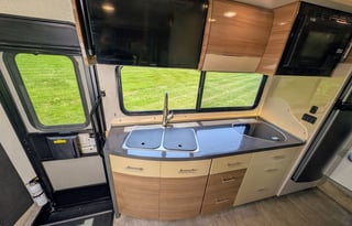 Itasca Navion | Classy Mercedes RV with 2 slides