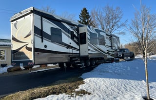 2019 DRV Luxury Suites FullHouse LX455