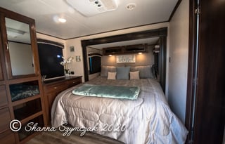 ALL INCLUSIVE Glamping in a 40 FT Travel Trailer !