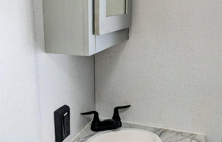 Bathroom sink