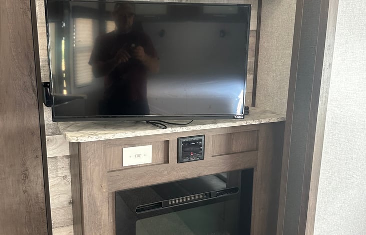 TV / Entertainment center