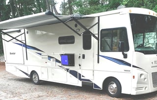 2022 Winnebago Sunstar 32M