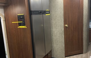 BELLA-Sleep 8 - 10 2018 Forest River Sunseeker RV