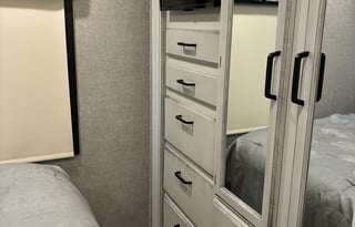 Greyhawk 31F – Luxury Family RV with Bunks