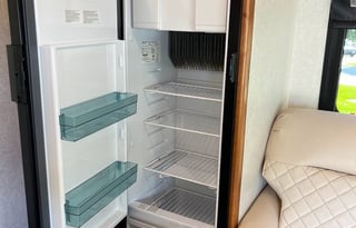 2018 Tiffin 24' Fully Stocked/Auto-Level