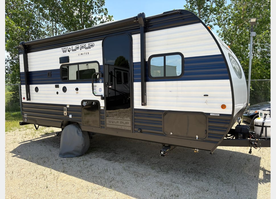 Travel Trailer rentals in Poplar Grove