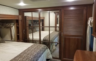 2015 Palomino Columbus - 4 Slides!!