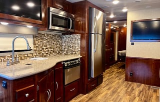 Glamping Fun: Mirada 35BH Class A w/ 2 Bathrooms