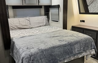 Summit2Coast 2022 Grand Design Momentum 25G