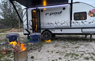 Honey Pod | Couples Solar Escape '22 Rpod