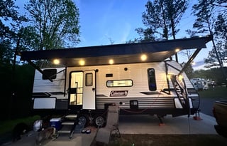 2022 Dutchmen Coleman Lantern - Sleeps 8
